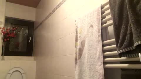 Snapshot of zervale chatting on January 30, 9:14 pm zervale online show from January 30, 9:14 pm