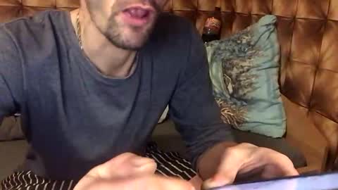 Snapshot of zervale chatting on December 5, 9:39 pm zervale online show from December 5, 9:39 pm