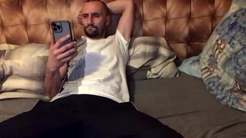 Snapshot of zervale chatting on January 4, 3:49 pm zervale online show from January 4, 3:49 pm