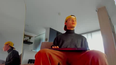 zeus online show from October 4, 7:51 pm