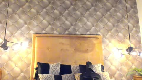 zeus online show from January 15, 7:01 pm