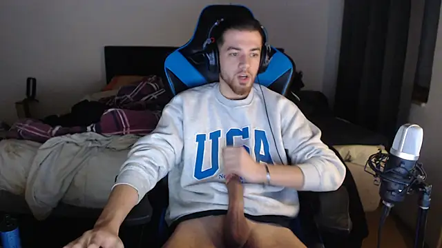 AlbanerYaro45 online show from December 7, 1:37 am