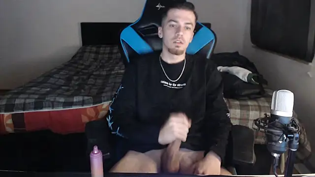 AlbanerYaro45 online show from February 3, 8:57 pm