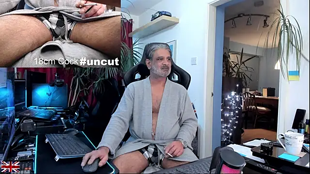 OnlineBossUK online show from December 18, 1:12 am