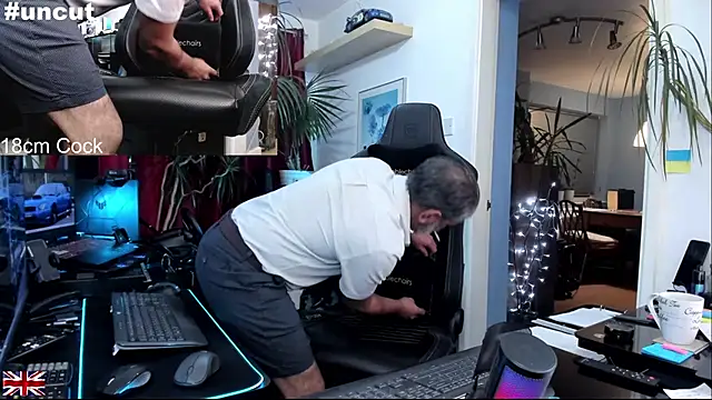 OnlineBossUK online show from December 4, 4:47 pm