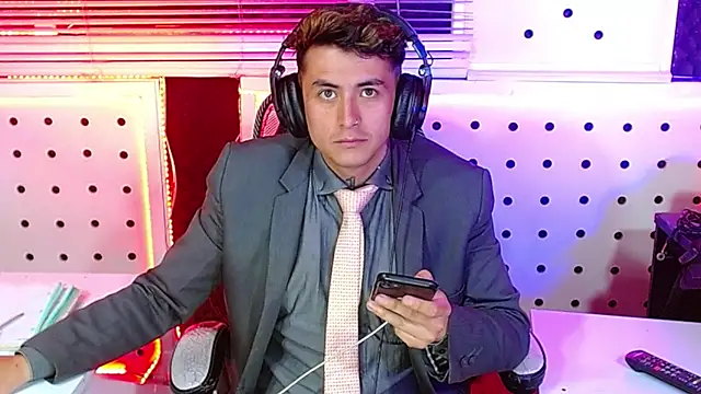 Darko0717 online show from November 9, 2:32 pm