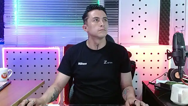 Darko0717 online show from May 31, 7:59 pm