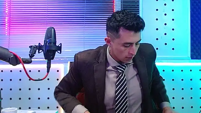 Darko0717 online show from April 16, 3:45 pm