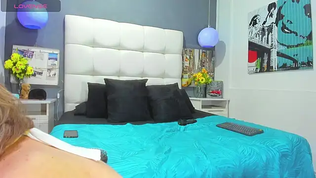 cinthya walker1 online show from March 4, 1:07 pm