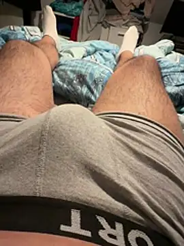 spritzerboy23 online show from April 19, 3:39 am