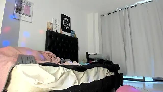 JohanyLatino online show from January 13, 2:21 pm