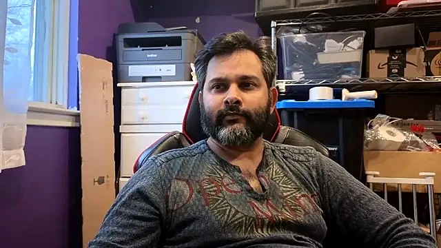 Sakhtlaundaz online show from March 15, 11:00 pm