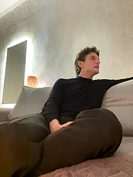 ETHAN MOORE online show from October 10, 3:06 pm