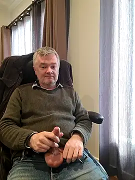 Snapshot of MichOxxford chatting on September 29, 6:45 am MichOxxford online show from September 29, 6:45 am