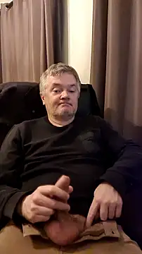 Snapshot of MichOxxford chatting on October 29, 11:24 am MichOxxford online show from October 29, 11:24 am