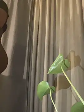 Snapshot of YesTheSexiest chatting on October 29, 6:00 pm YesTheSexiest online show from October 29, 6:00 pm