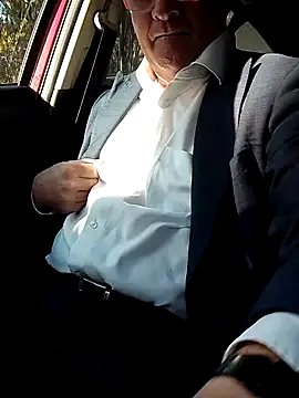 stiffandlubedxh online show from October 6, 9:30 pm