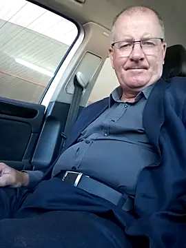 stiffandlubedxh online show from January 7, 7:33 am