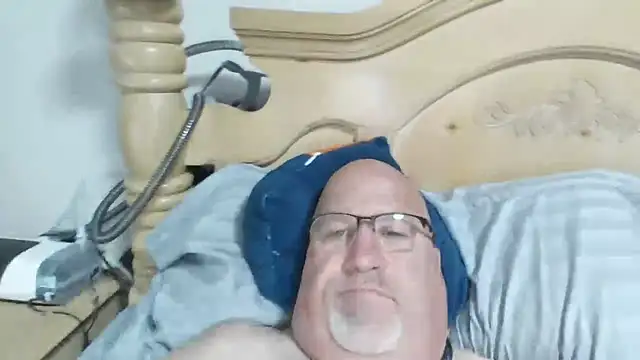 Bigbear0563 online show from April 8, 4:16 pm