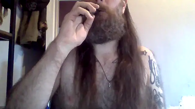 Snapshot of Thrillhouse chatting on September 17, 7:42 am Thrillhouse online show from September 17, 7:42 am