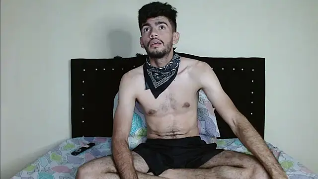 Snapshot of bear_97s chatting on February 9, 11:15 pm bear 97s online show from February 9, 11:15 pm