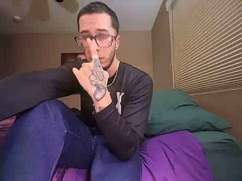 Bwcjoshbanks online show from November 22, 4:12 am