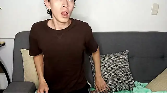 Snapshot of Norehg chatting on October 3, 2:49 am Norehg online show from October 3, 2:49 am