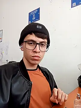 Snapshot of Norehg chatting on February 20, 3:45 am Norehg online show from February 20, 3:45 am