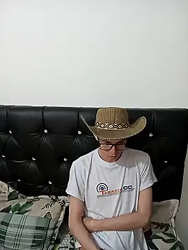 Snapshot of Norehg chatting on February 8, 10:29 pm Norehg online show from February 8, 10:29 pm