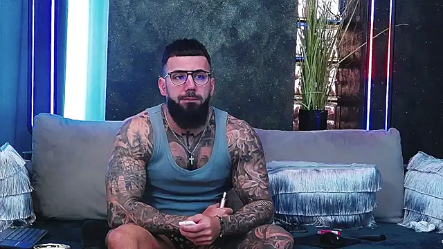 masterkingofmusclee online show from March 7, 7:08 am