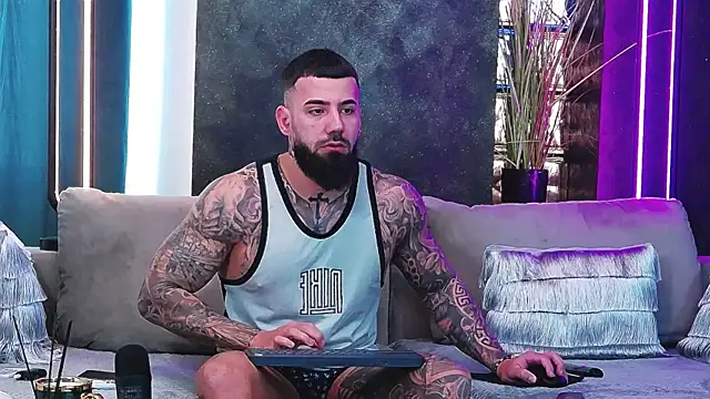 masterkingofmusclee online show from February 24, 6:49 am