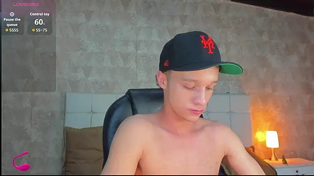 angelcortes online show from December 3, 11:38 am