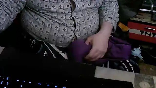 porkorossy online show from April 12, 9:49 pm