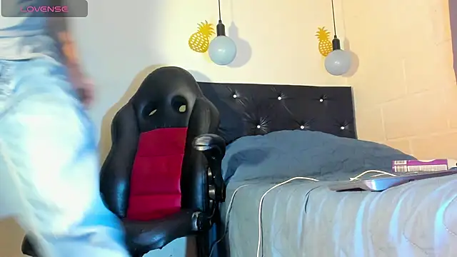 Snapshot of FuckHardlove chatting on February 22, 5:12 am FuckHardlove online show from February 22, 5:12 am