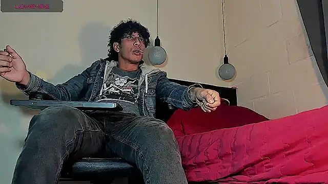 Snapshot of FuckHardlove chatting on September 26, 3:04 am FuckHardlove online show from September 26, 3:04 am