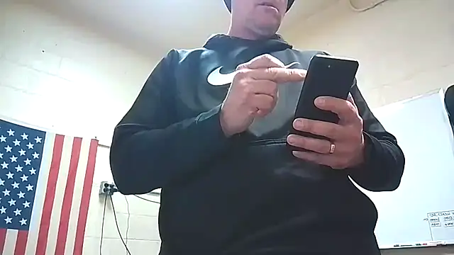 Snapshot of Cockrub1 chatting on January 6, 12:57 pm Cockrub1 online show from January 6, 12:57 pm