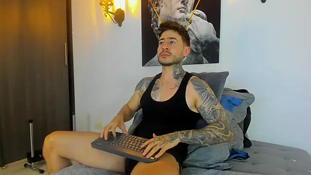 ChrisMiller69 online show from December 3, 11:02 pm