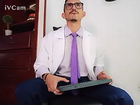 HomeAloneK online show from November 26, 8:34 pm