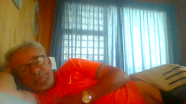 Snapshot of tuggy59 chatting on September 23, 4:45 am tuggy59 online show from September 23, 4:45 am