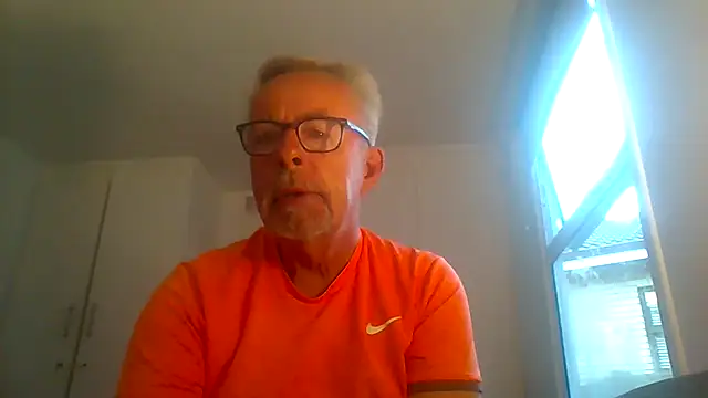 Snapshot of tuggy59 chatting on September 22, 4:45 am tuggy59 online show from September 22, 4:45 am