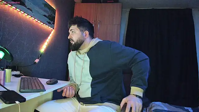 Eduu2322 online show from March 4, 11:00 pm