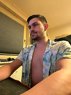 Shaiiboy online show from November 3, 1:32 am