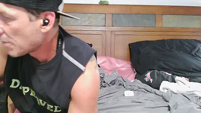 Snapshot of Obi-Spun-Kenobi chatting on October 21, 12:25 am Obi-Spun-Kenobi online show from October 21, 12:25 am