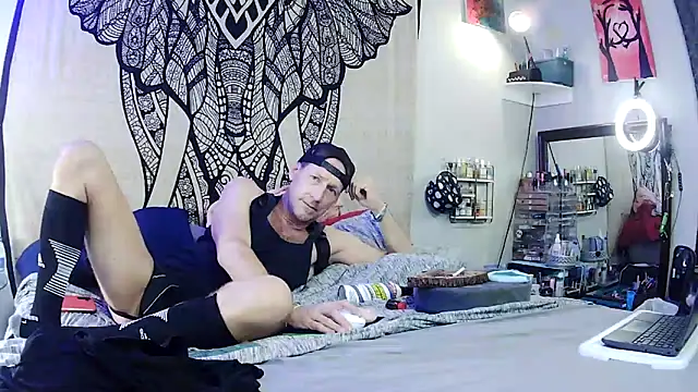 Snapshot of Obi-Spun-Kenobi chatting on January 18, 2:51 am Obi-Spun-Kenobi online show from January 18, 2:51 am