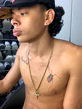 Snapshot of Harry_jhonsson chatting on September 13, 6:09 pm Harry jhonsson online show from September 13, 6:09 pm