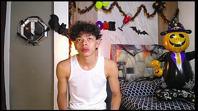 Snapshot of Harry_jhonsson chatting on October 21, 2:47 am Harry jhonsson online show from October 21, 2:47 am