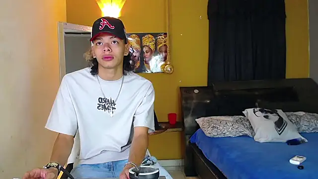 Snapshot of Harry_jhonsson chatting on December 10, 1:40 am Harry jhonsson online show from December 10, 1:40 am