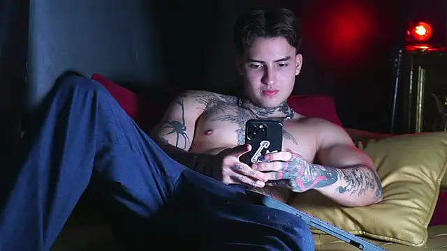 dantecoppolaa  online show from May 28, 1:58 am