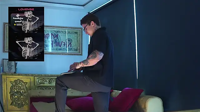 dantecoppolaa  online show from October 26, 7:38 pm