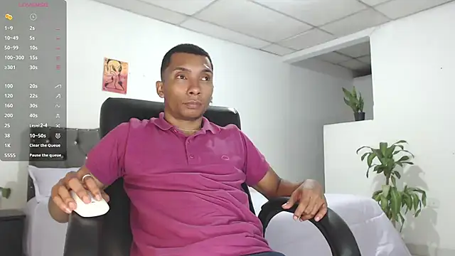 Aaronblack1  online show from February 28, 5:17 am